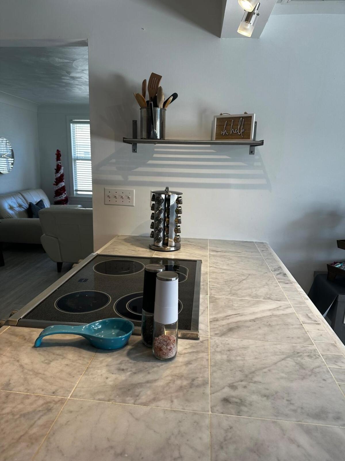 Blue Oasis An Inviting Downtown Retreat *